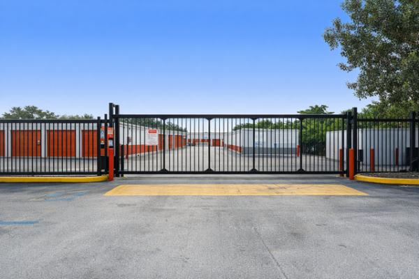 Public Storage - Pompano Beach - 2250 Blount Road - 2250 Blount Road