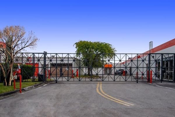 Public Storage - Davie - 15701 SW 41st Street - 15701 SW 41st Street