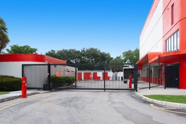 Public Storage - Tamarac - 8300 N University Drive - 8300 N University Drive