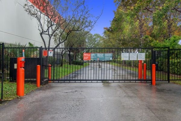 Public Storage - Miami - 3900 NW 115th Ave - 3900 NW 115th Ave