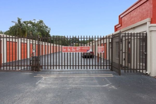 Public Storage - Tampa - 16415 N Dale Mabry Hwy - 16415 N Dale Mabry Hwy