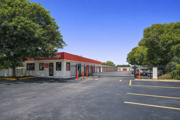 Public Storage - Davie - 2001 SW 70th Ave - 2001 SW 70th Ave