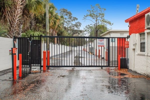 Public Storage - Tampa - 13611 N 15th Street - 13611 N 15th Street