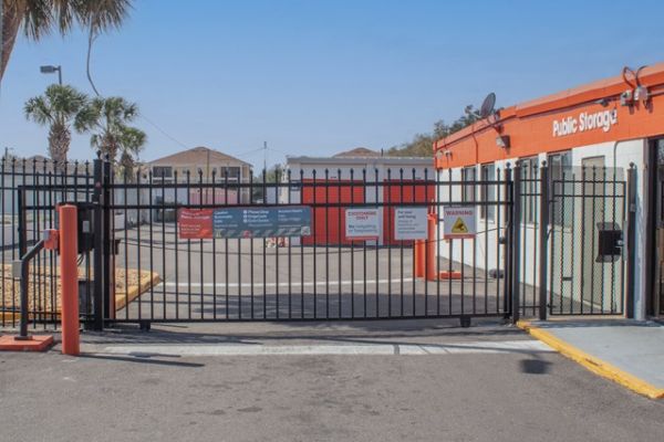 Public Storage - Tampa - 6940 N 56th Street - 6940 N 56th Street