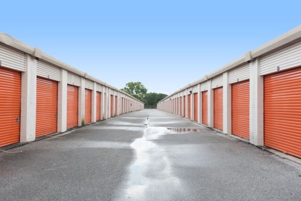 Public Storage - Tampa - 8230 N Dale Mabry Hwy - 8230 N Dale Mabry Hwy