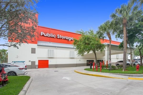 Public Storage - Ft Lauderdale - 6131 NE 14th Ave - 6131 NE 14th Ave