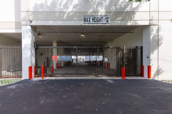 Public Storage - Miami - 11501 Biscayne Blvd - 11501 Biscayne Blvd