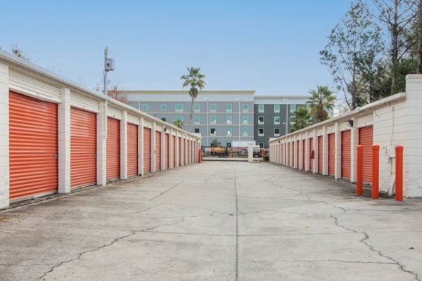 Public Storage - Tampa - 6286 W Waters Ave - 6286 W Waters Ave