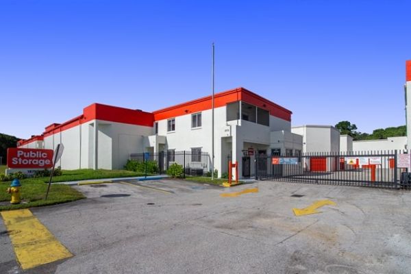 Public Storage - Miami Gardens - 1875 NW 167th St - 1875 NW 167th St