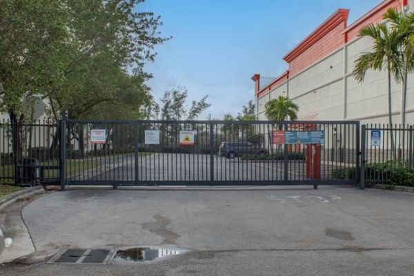 Public Storage - West Palm Beach - 1859 N Jog Rd - 1859 N Jog Rd