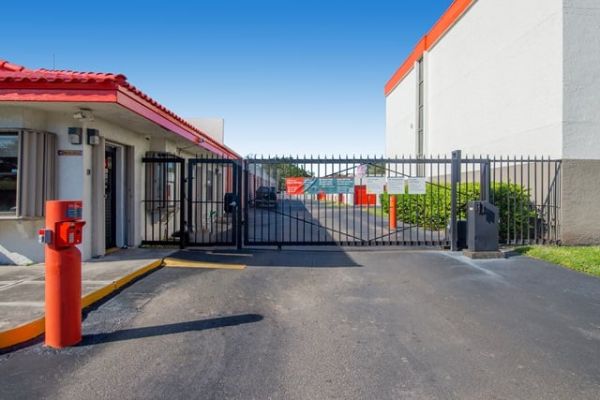 Public Storage - Lauderhill - 4811 N University Drive - 4811 N University Drive