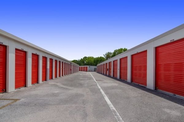 Public Storage - Weston - 2715 S Commerce Pkwy - 2715 S Commerce Pkwy