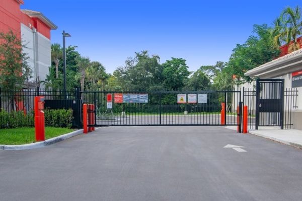 Public Storage - Lake Worth - 5359 S State Rd 7 - 5359 S State Rd 7