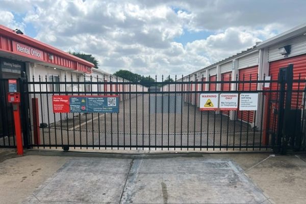 Public Storage - Houston - 2305 South Dairy Ashford - 2305 South Dairy Ashford