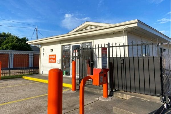 Public Storage - Houston - 5707 Bingle Road - 5707 Bingle Road