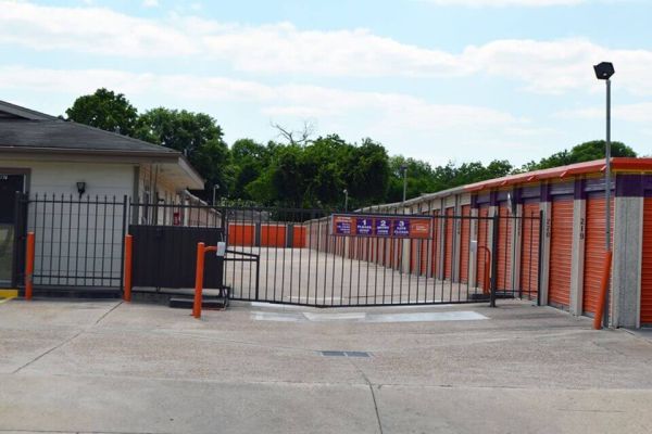 Public Storage - Houston - 5707 Bingle Road - 5707 Bingle Road