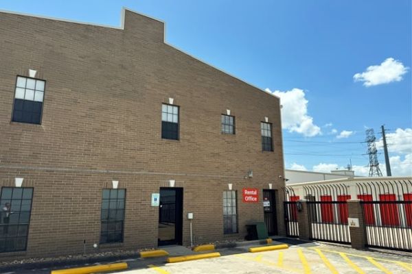 Public Storage - Houston - 4341 Southwest Freeway - 4341 Southwest Freeway