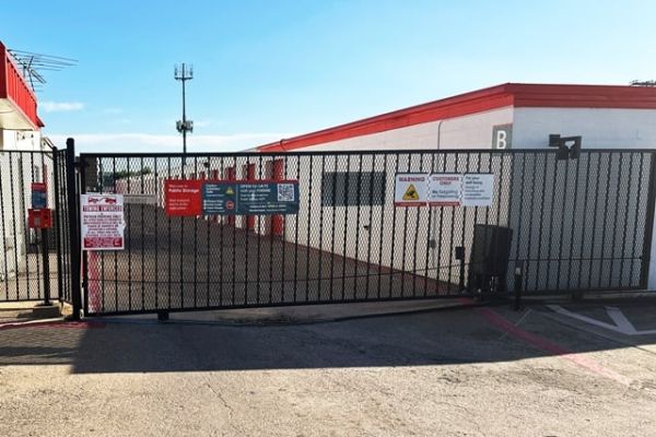 Public Storage - Carrollton - 1225 West Trinity Mills Rd - 1225 West Trinity Mills Rd