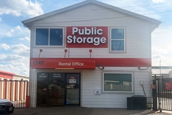 Public Storage - Hurst - 1147 West Hurst Blvd - 1147 West Hurst Blvd