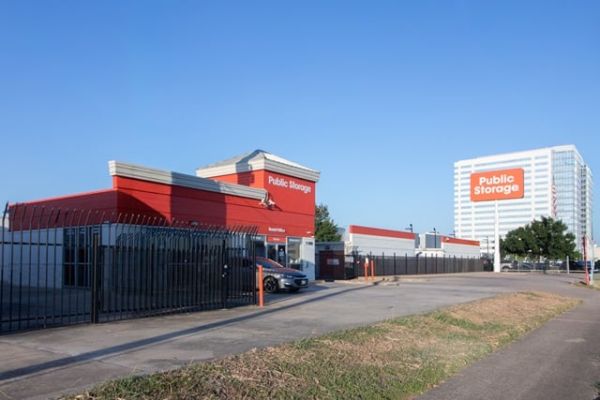 Public Storage - Houston - 11900 Katy Freeway - 11900 Katy Freeway