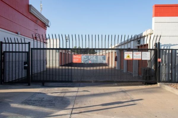 Public Storage - Houston - 11900 Katy Freeway - 11900 Katy Freeway
