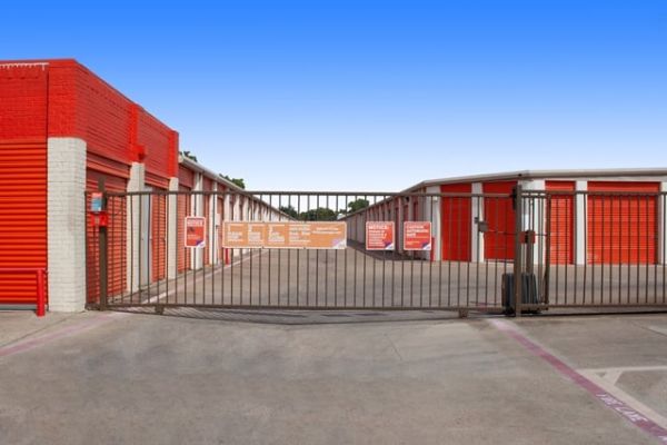 Public Storage - Garland - 655 Keen Drive - 655 Keen Drive