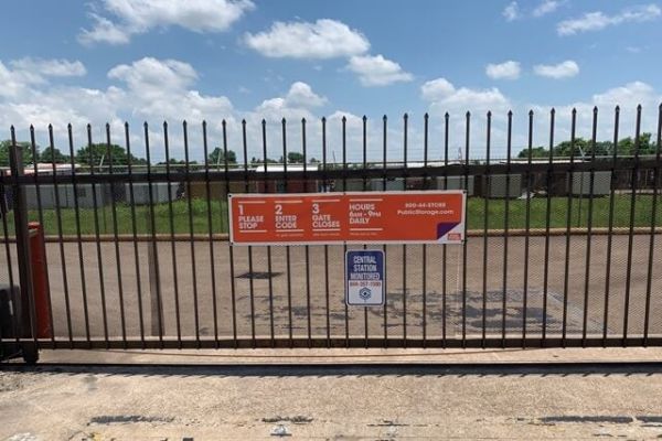 Public Storage - Houston - 5151 S Shaver Street - 5151 S Shaver Street