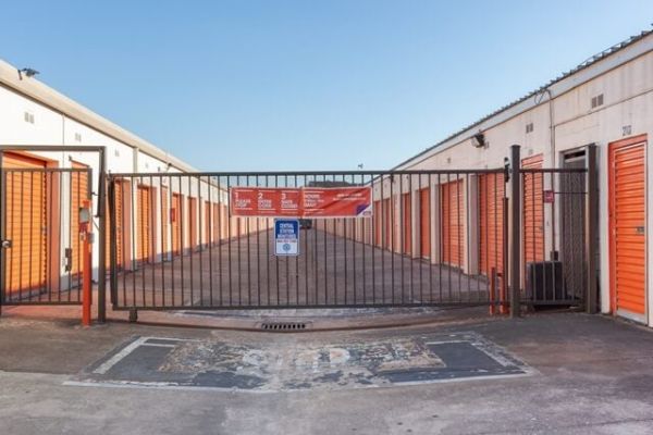 Public Storage - Houston - 3555 South Loop W - 3555 South Loop W