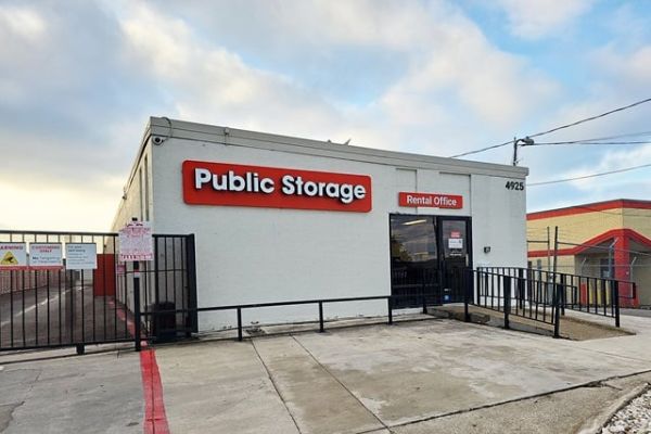 Public Storage - Dallas - 4925 S Cockrell Hill Road - 4925 S Cockrell Hill Road