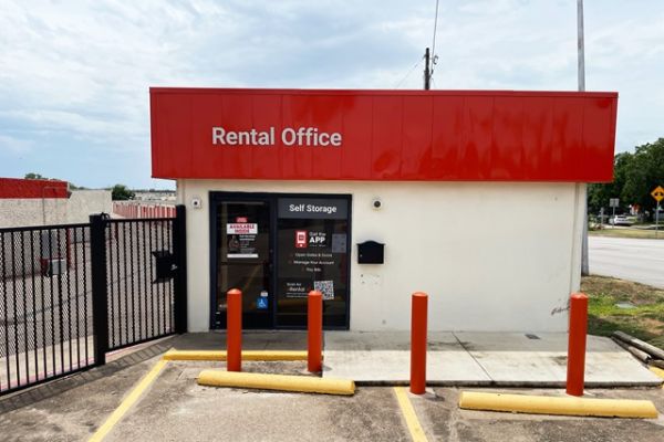 Public Storage - Fort Worth - 4750 Hemphill Street - 4750 Hemphill Street