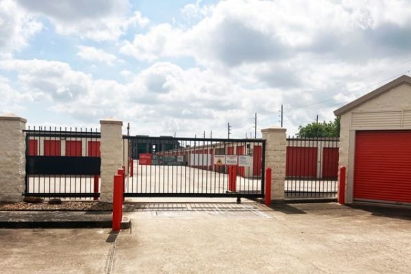 Public Storage - Houston - 7901 Highway 6 S - 7901 Highway 6 S