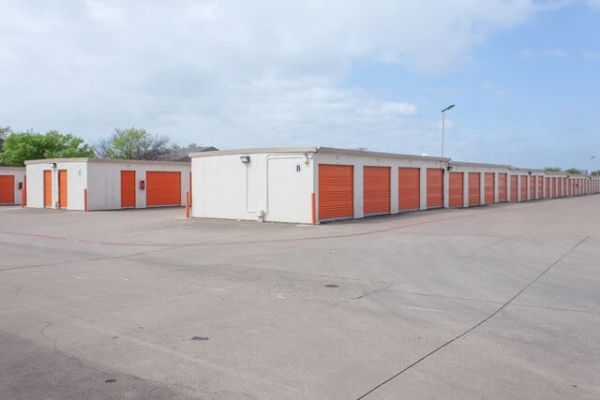 Public Storage - Dallas - 10540 Walnut Street - 10540 Walnut Street