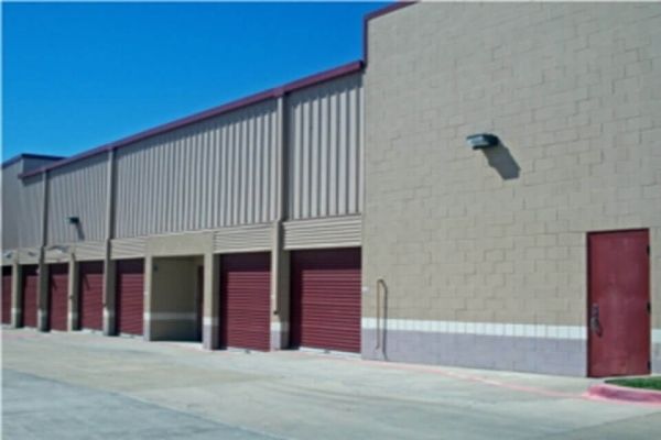 Public Storage - Irving - 3430 W Walnut Hill Lane - 3430 W Walnut Hill Lane