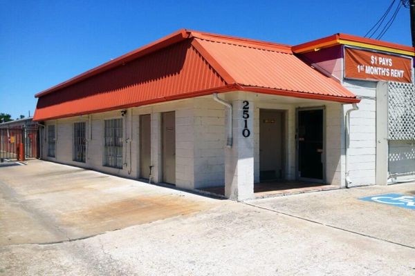 Public Storage - Houston - 2510 Cypress Creek Pkwy - 2510 Cypress Creek Pkwy