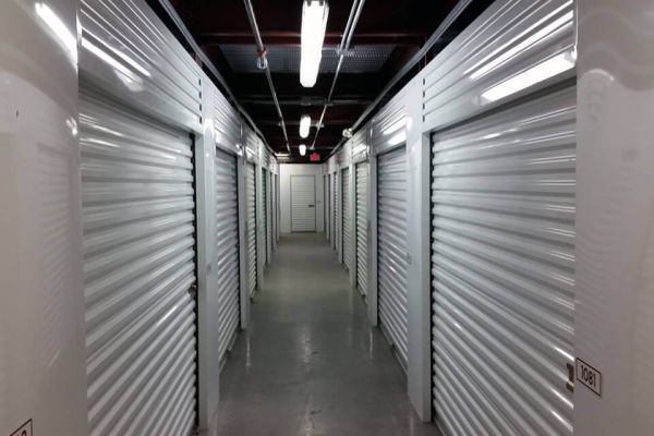 Public Storage - Austin - 2121 South IH-35 - 2121 South Ih-35