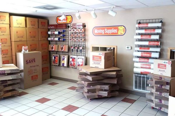 Public Storage - Austin - 2121 South IH-35 - 2121 South Ih-35
