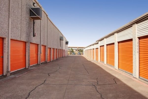Public Storage - Dallas - 12075 Denton Drive - 12075 Denton Drive