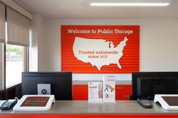 Public Storage - Dallas - 12075 Denton Drive - 12075 Denton Drive