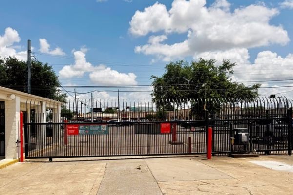 Public Storage - Houston - 9420 S Main Street - 9420 S Main Street