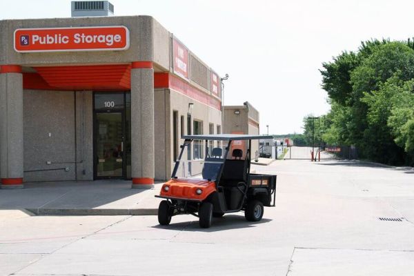 Public Storage - Irving - 100 N MacArthur Blvd - 100 N MacArthur Blvd