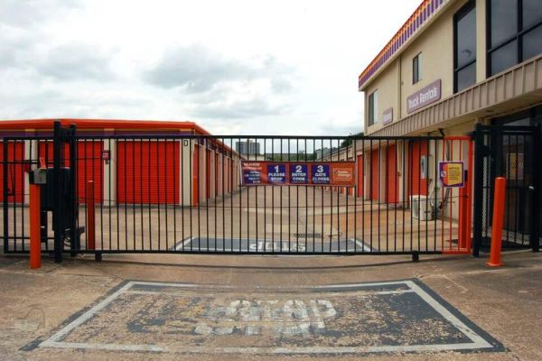 Public Storage - Houston - 3703 Westheimer Blvd - 3703 Westheimer Blvd
