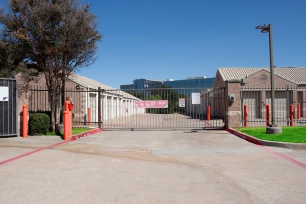 Public Storage - Irving - 7500 N MacArthur Blvd - 7500 N MacArthur Blvd