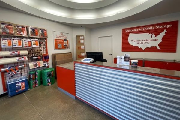 Public Storage - Arlington - 502 E Lamar Blvd - 502 E Lamar Blvd