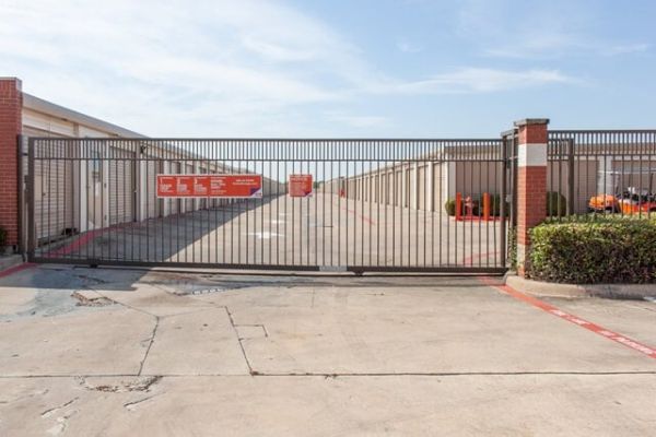 Public Storage - Coppell - 1601 E Belt Line Rd - 1601 E Belt Line Rd