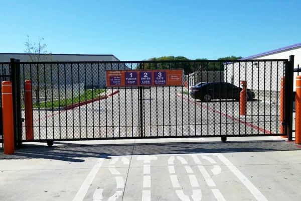 Public Storage - Georgetown - 2300 S Interstate 35 - 2300 S Interstate 35