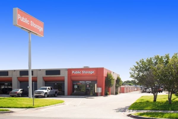 Public Storage - Irving - 1210 N Belt Line Road - 1210 N Belt Line Road