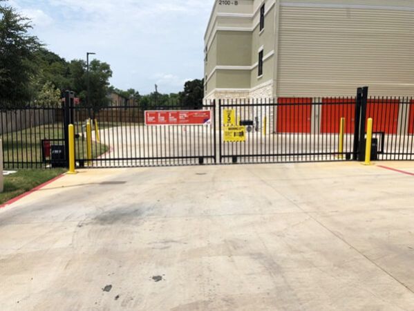Public Storage - Georgetown - 2100 S Interstate 35 - 2100 S Interstate 35