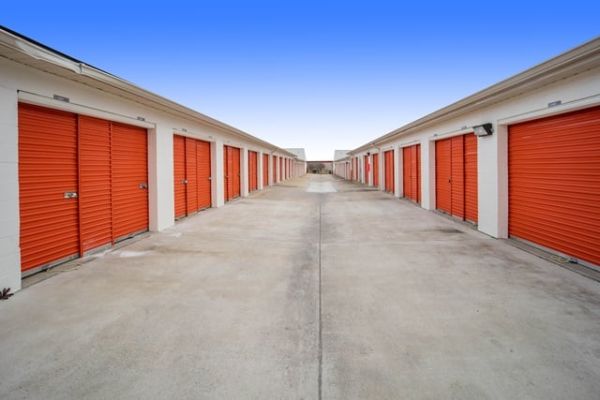 Public Storage - Laurel - 8707 Cherry Lane - 8707 Cherry Lane