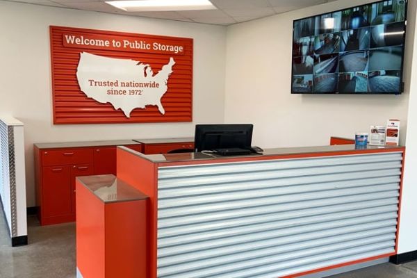 Public Storage - Carmel - 1099 N Rangeline Road - 1099 N Rangeline Road
