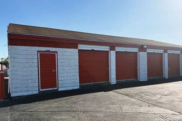 Public Storage - Fort Wayne - 1801 W Coliseum Blvd - 1801 W Coliseum Blvd